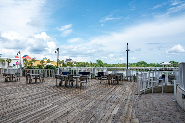 Food & Drinks 5, Wharftown Beach and Golf, Bay