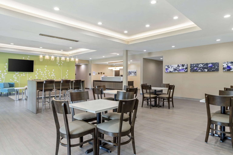 Food & Drinks 5, Sleep Inn & Suites Liberty, Liberty