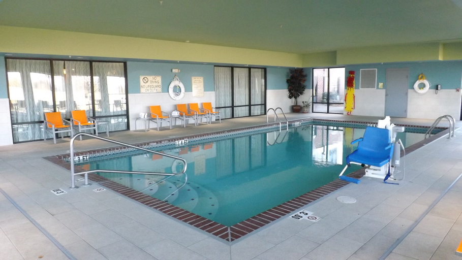 Sport & Beauty 2, Holiday Inn Express & Suites DYERSBURG by IHG, Dyer