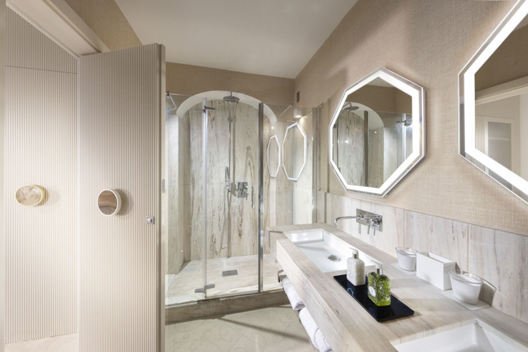 Bathroom 5, Hotel Punta Tragara, Napoli