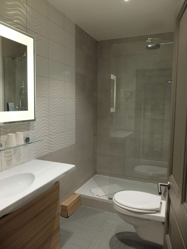 Bathroom 4, Campanile Annecy Centre - Gare, Haute-Savoie