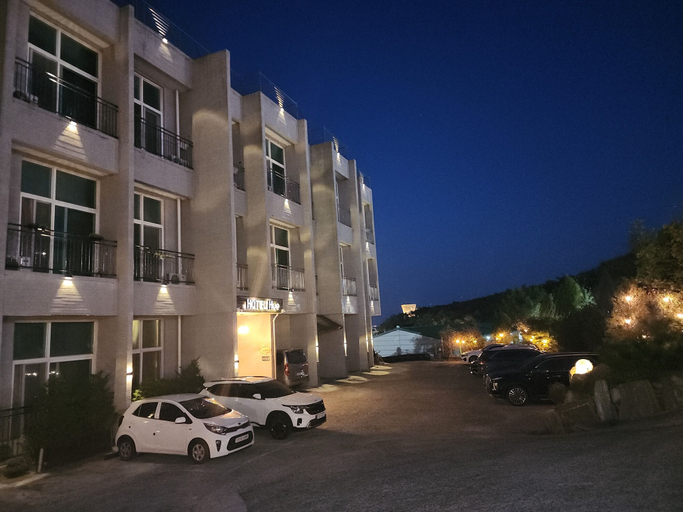 Exterior & Views 2, Hotel Hue Loft, Jung
