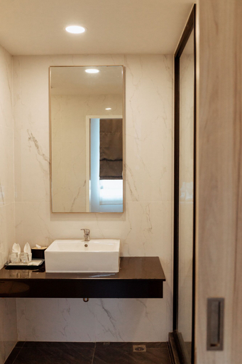 Bathroom 4, RUS Hotel&Convention, Phra Nakhon Si Ayutthaya