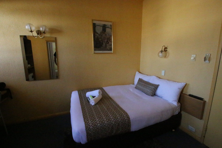 Bedroom 2, Beer Deluxe Albury, Albury