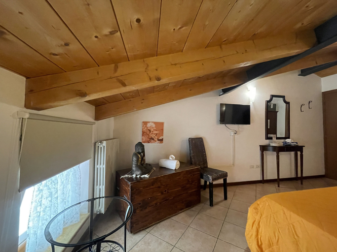 Bedroom 4, Vicolo 22, Verona