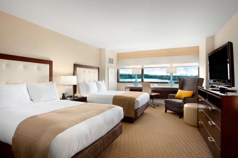Bedroom 4, Hilton Miami Airport Blue Lagoon, Miami-Dade