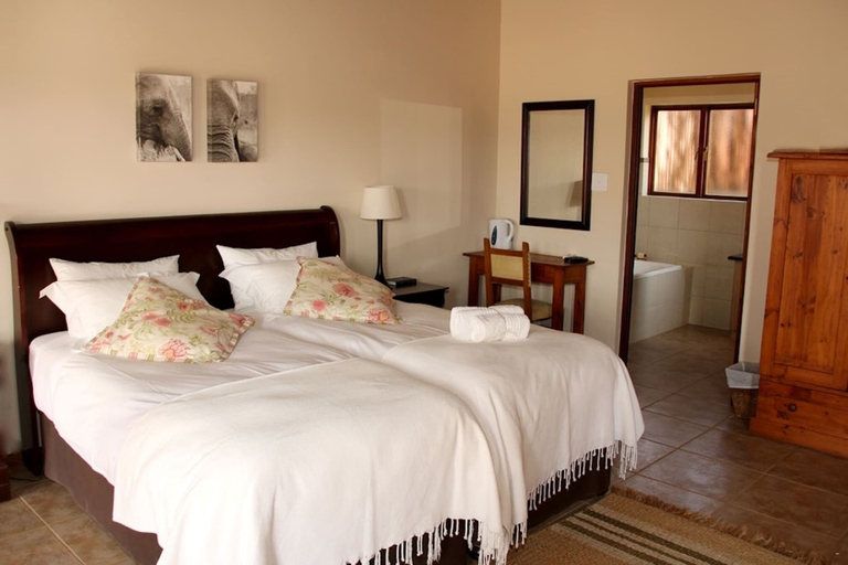 Bedroom 3, 7th Hole Golf Lodge, Waterberg