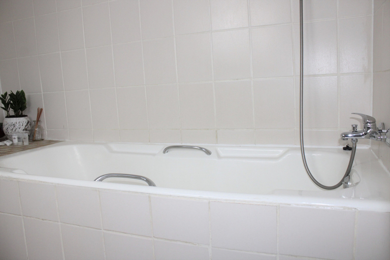 Bathroom 3, Random Harvest Country Cottages, West Rand