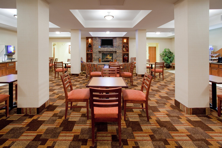 Food & Drinks 3, Holiday Inn Express & Suites LOVELAND by IHG, Larimer