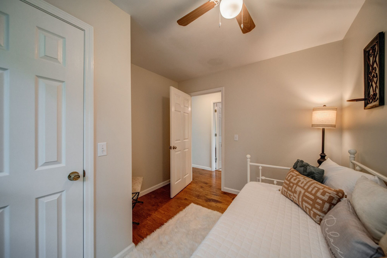 Bedroom 3, Ciel Bleu, Gilmer