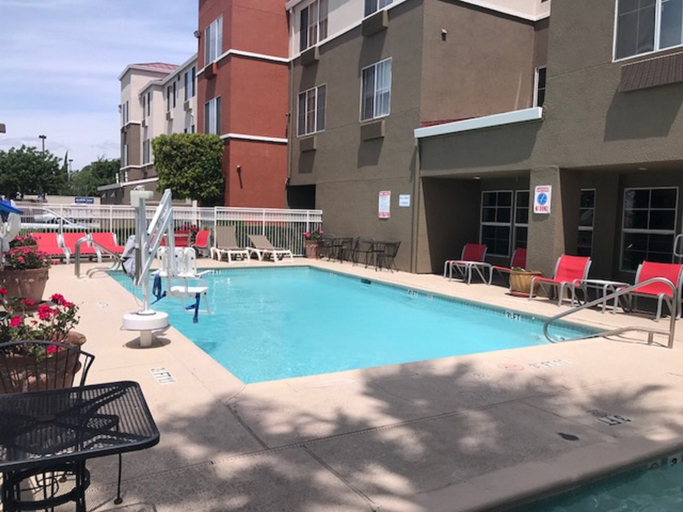 Sport & Beauty 2, Holiday Inn Express & Suites TRACY by IHG, San Joaquin