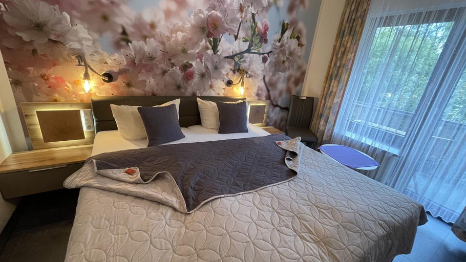Bedroom 4, Hotel Paidion, Goslar