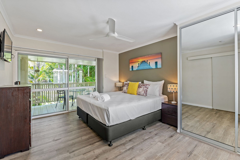Bedroom 4, Tropical Nites, Douglas