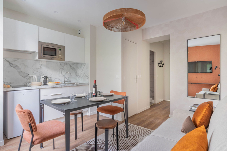 Others 5, Residence Le Belleville, Paris