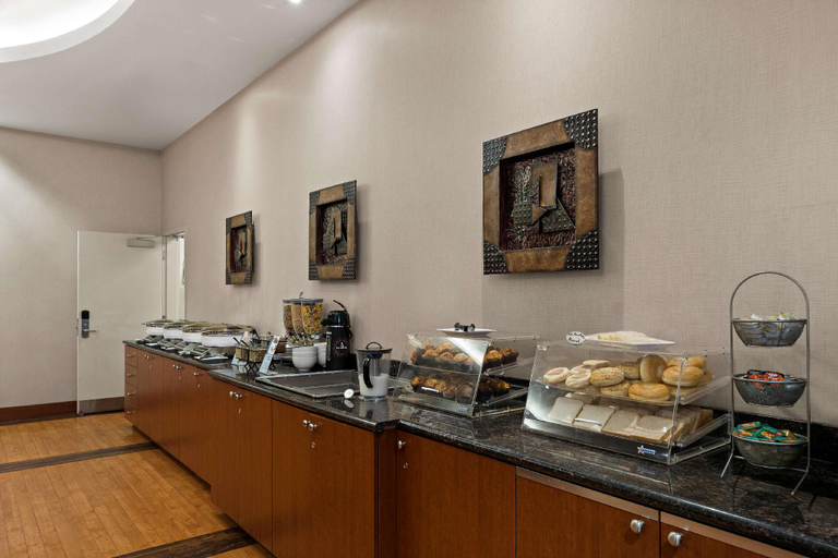Food & Drinks 5, Best Western Plus Orangeville Inn & Suites, Dufferin