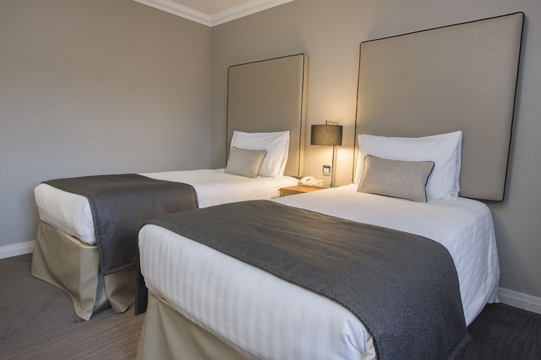 Bedroom 3, The Worcester Whitehouse Hotel, Worcestershire
