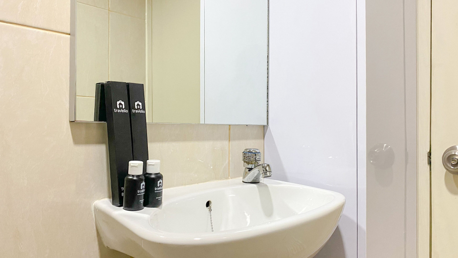 Bathroom 3, Simply Look And Homey 1Br Osaka Riverview Pik 2 Apartment, Tangerang