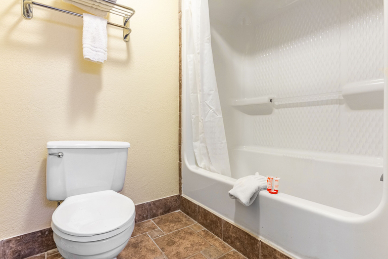 Bathroom 3, Economy Suites - Tulsa Airport, Tulsa