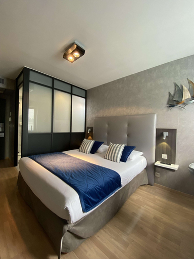 Bedroom 15