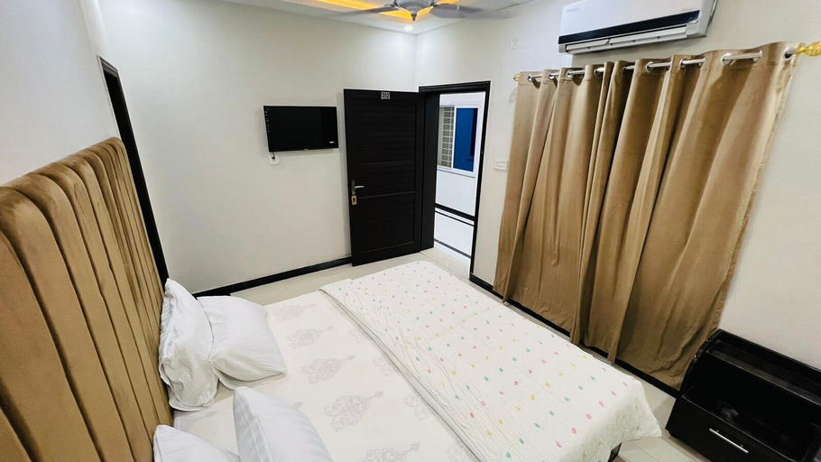 Bedroom 3, Hotel 11, Islamabad
