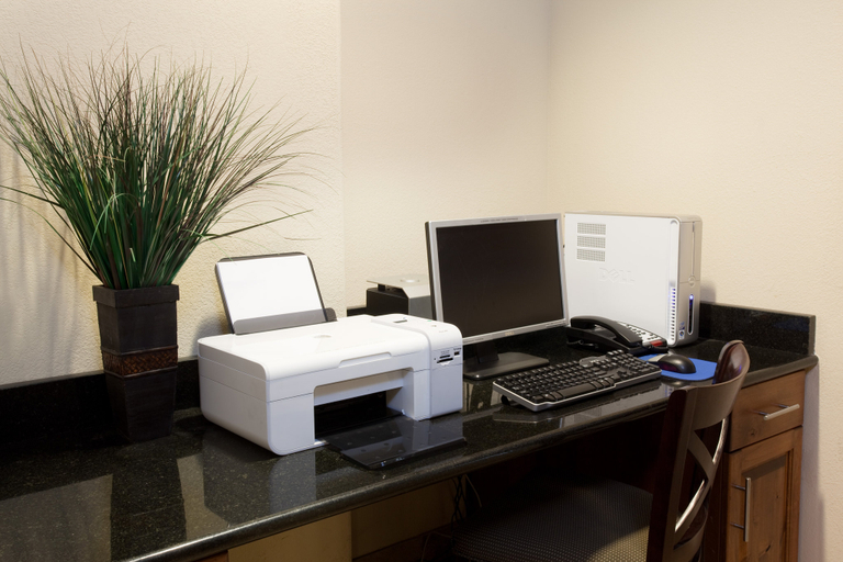 Bedroom 4, Holiday Inn Express & Suites SILT-RIFLE by IHG, Garfield