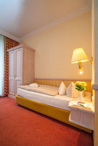 Bedroom 4, Parkhotel Traunstein, Traunstein