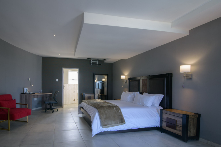 Bedroom 5, Green Fields Hotel, O.R.Tambo