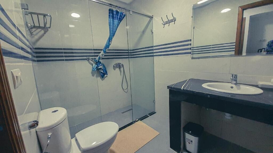 Bathroom, Hôtel Debrazza, Fès