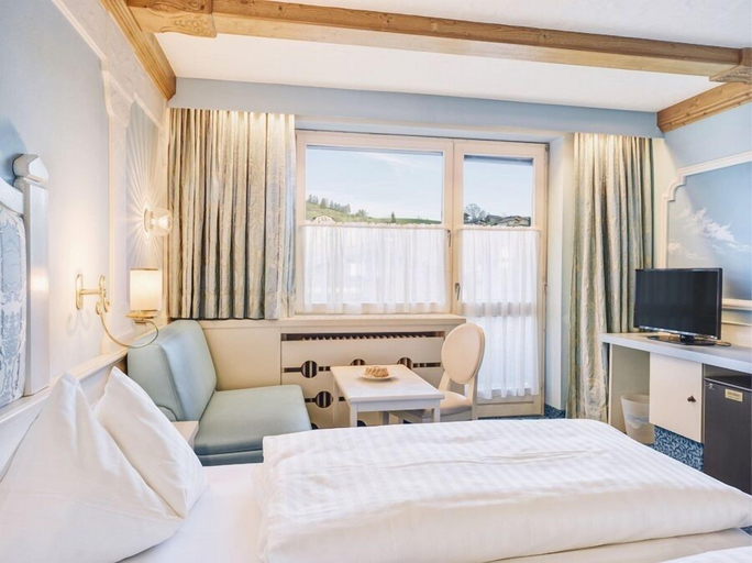 Bedroom 2, Genuss- und Vitalhotel Moisl, Hallein