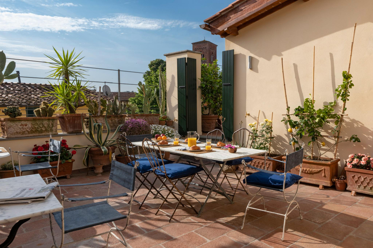 Others 5, My GuestHouse, Lucca
