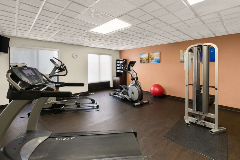 Others 5, Comfort Suites Commerce, Banks