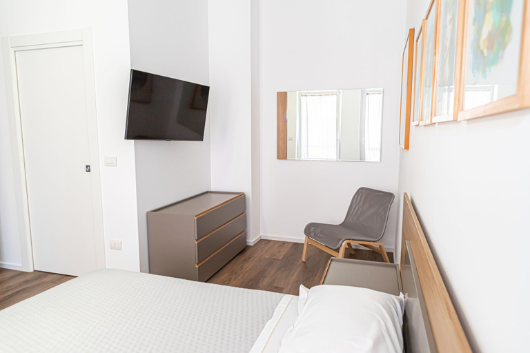 Bedroom 4, Melo 48, Bari