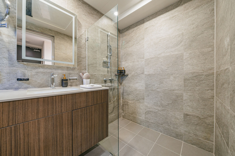 Bathroom 3, Haeilri Pool & Spa Hotel, Seogwipo