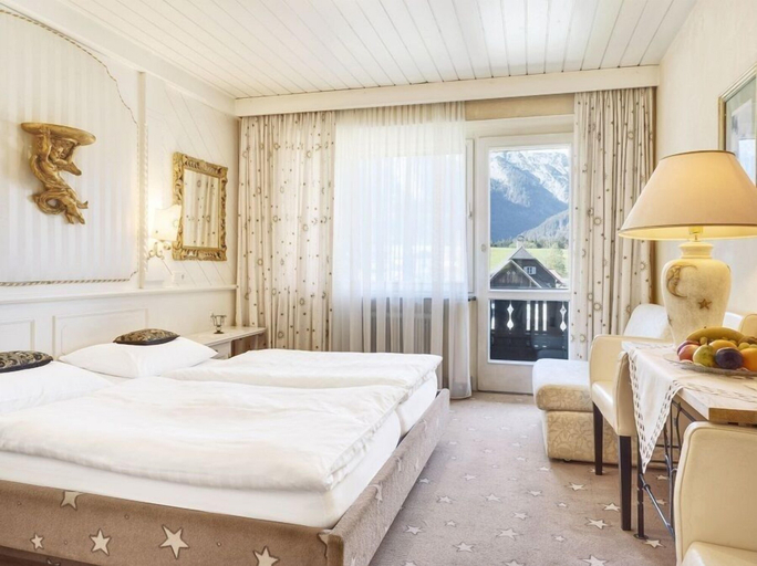 Bedroom 3, Genuss- und Vitalhotel Moisl, Hallein