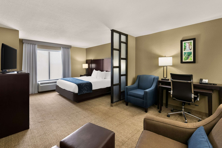 Bedroom 3, Comfort Suites Commerce, Banks