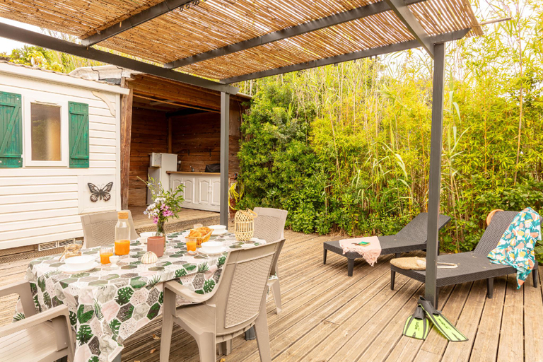 Others 4, L’Eucalyptus, mobil-home avec extérieur spacieux à quelques mètres de la mer, Var