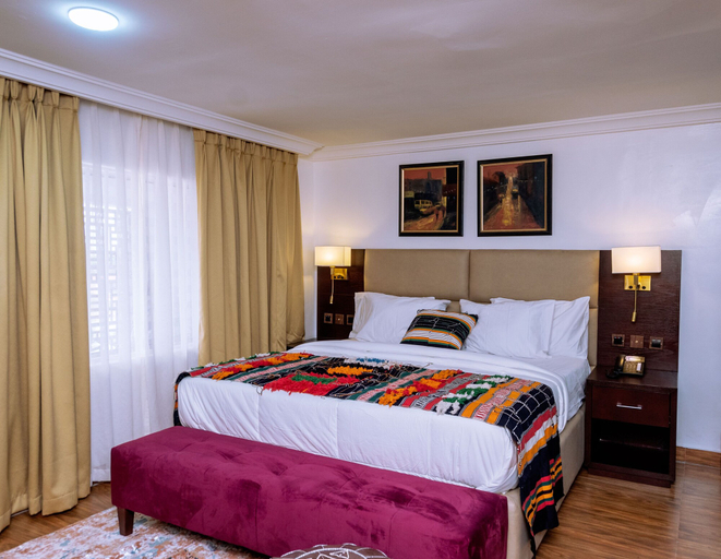 Bedroom 3, No. 8 Boutique Hotel, IlorinWe