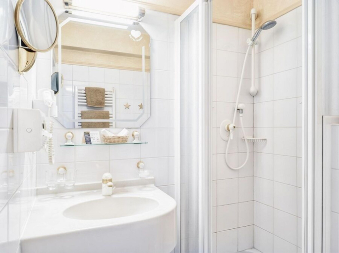Bathroom 4, Genuss- und Vitalhotel Moisl, Hallein