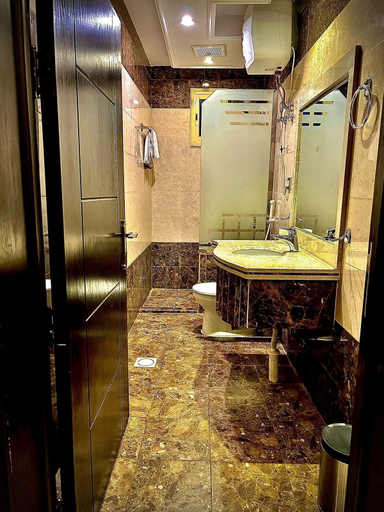 Bathroom, Manazel Aldana