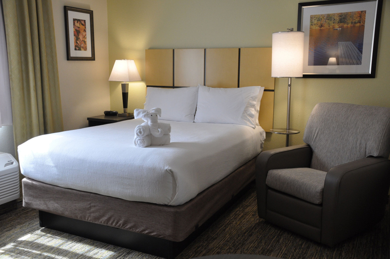 Bedroom 2, Candlewood Suites WASHINGTON-DULLES HERNDON, Fairfax