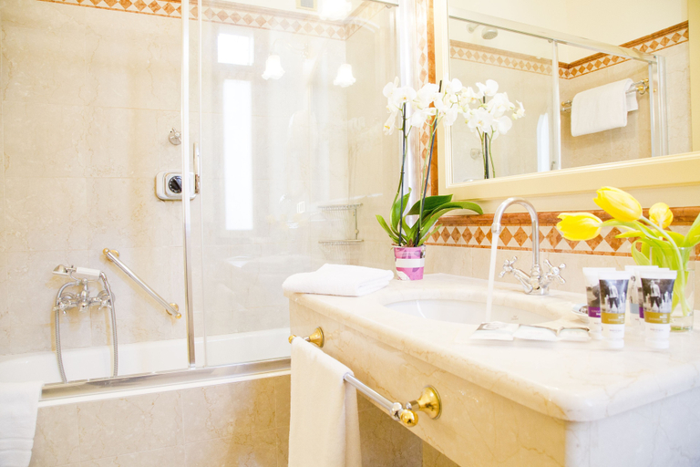 Bathroom 5, Hotel Milano Regency, Milano