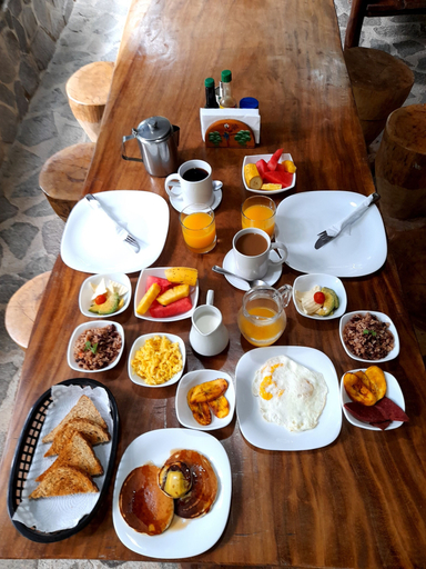 Food & Drinks 5, Cabañas La Montaña, Puntarenas