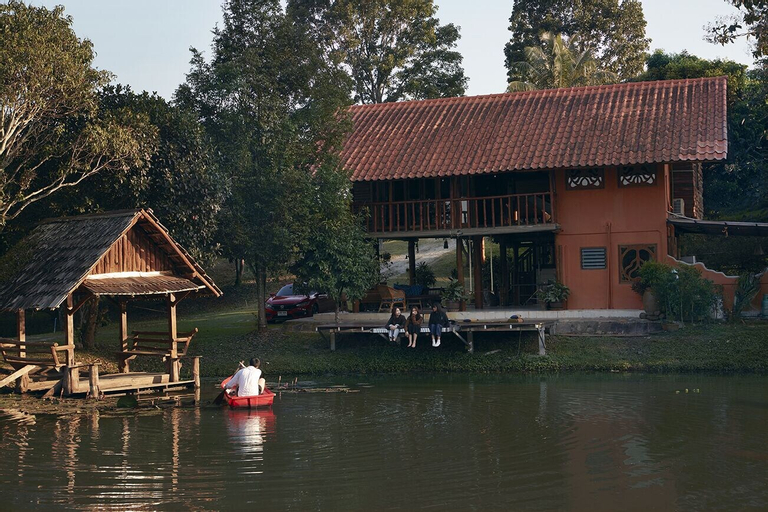 Exterior 23
