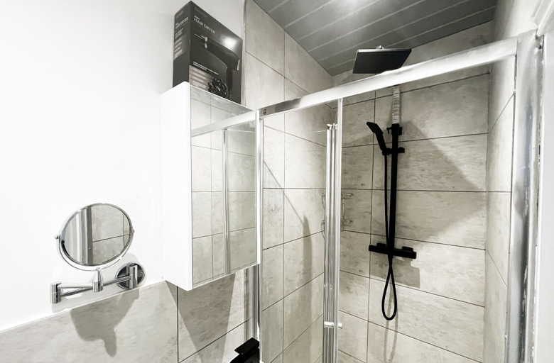 Bathroom, Erin Court Mansion -Suite 11, London
