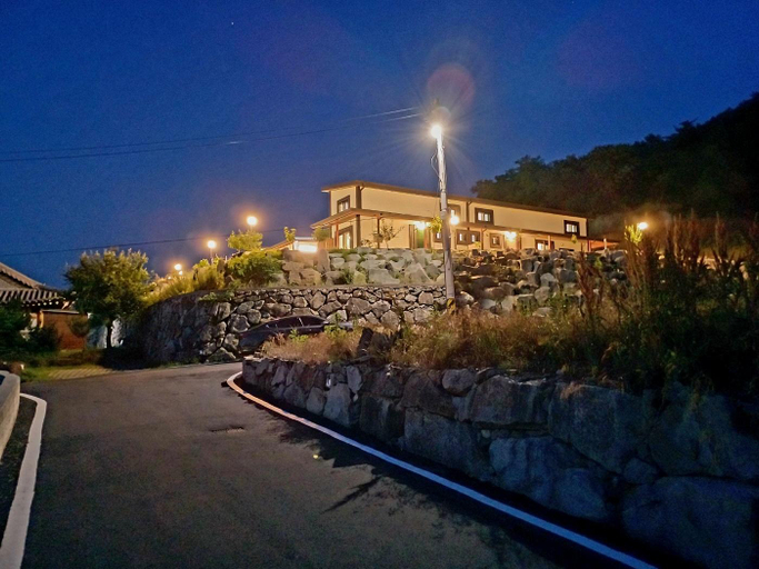 Others 2, Hardy's B&B, Goheung