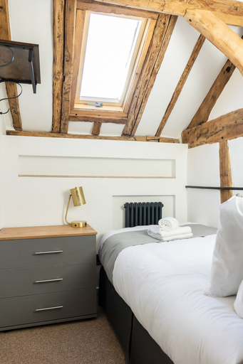 Bedroom 3, Stunning 4 Bed Sleeps 8 Cottage Parking, Gloucestershire