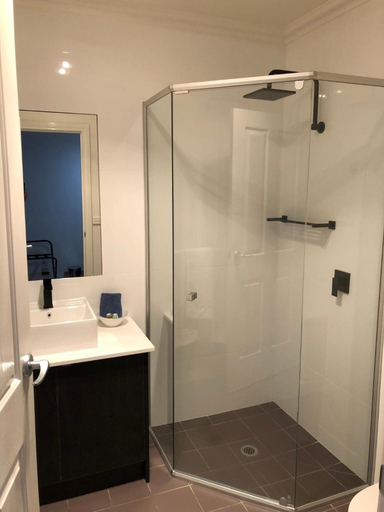 Bathroom 3, Port Boutique Accommodation, Moyne - South