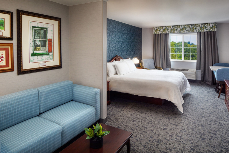 Bedroom 2, Irish Cottage Inn & Suites, Jo Daviess