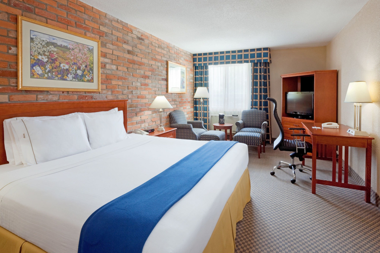 Bedroom 2, Holiday Inn Express TORONTO EAST - SCARBOROUGH by IHG, Toronto