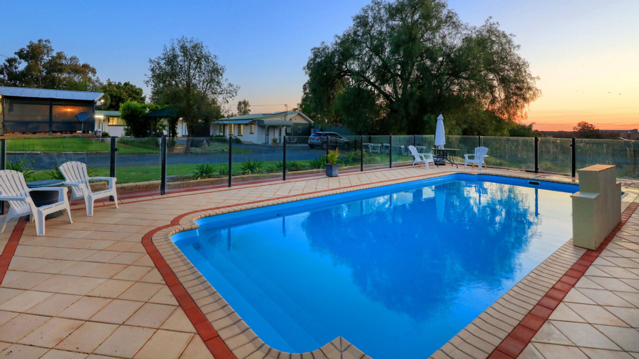 Oasis Motel Peak Hill, Parkes